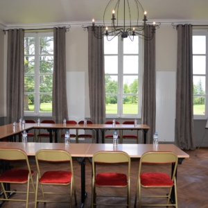 salle-de-reunion-seminaire-chasselas-chateau-lavalade-tarn-et-garonne