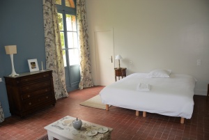 gite-chasselas-chambre-cardinal-chateau-lavalade-tarn-et-garonne