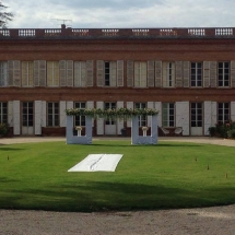 lieu-de-réception-mariage-tarn-et-garonne-houppa-arche-chateau-lavalade